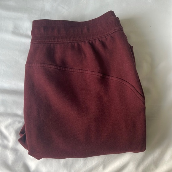 lululemon athletica Pants - Scuba high rise jogger